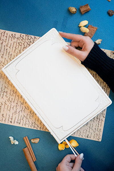 Victoria's Journals Vintage Old Book Defter 20x28 cm – 192 Sayfa, 150 gr Kalın Kağıt, Kutulu