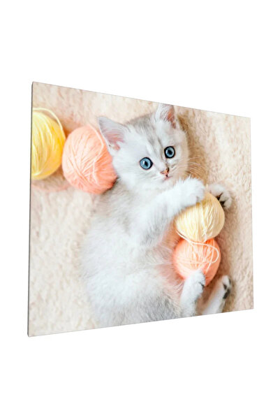 PozaTablou Pictură pe pânză: Pisicuță cu gheme de lână colorate 80x70 cm