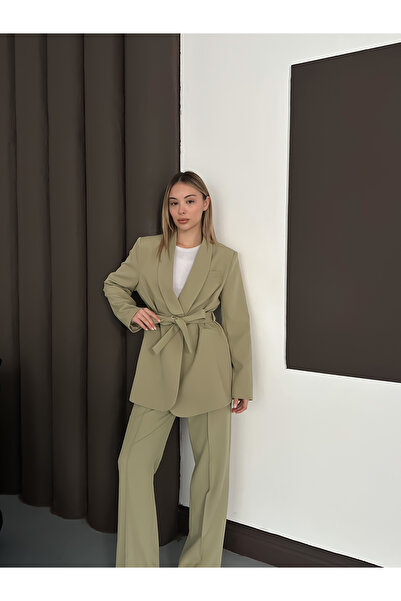 Joi Women's Belted Jacket Pants Suit