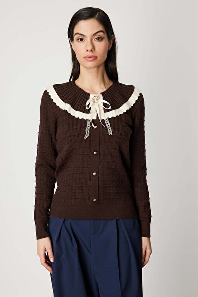 ON Buttoned Knit Sweater with Collar Accessories