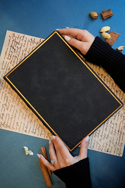 Victoria's Journals Vintage Old Book Notebook 20X28 cm – 192 Pages, 150 Gr Th...