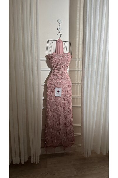 Onila luxurious embroidered evening dress