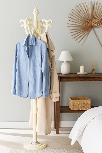 SADANHOME A modern and durable floor-standing clothes rack for easy organization of your belongings.