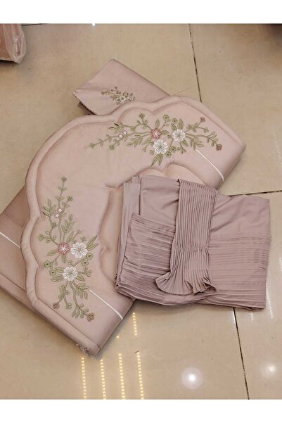 Gerenic Prayer rug set consisting of a padded embroidered foam prayer rug, prayer mat, Quran cover, and prayer beads.