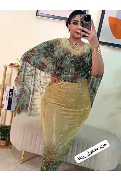 Difaf توب حرير لامع بتفاصيل كريستالية عرض 120 سم