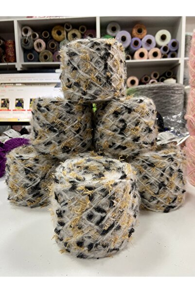 göçer Moher acrilic: culoare cremă nurcă, negru moale, net vizual 700 grame