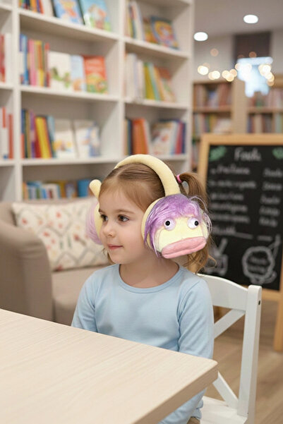 PRVT Mor Saçlı Sevimli Canavar Figürlü Peluş Kulaklık Kulak Isıtıcı – Yumuşak Kışlık Aksesuar