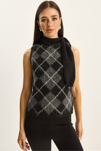 Bianco Lucci Women's Mohair Blend Shawl Collar Argyle Pattern Sweater 20258048