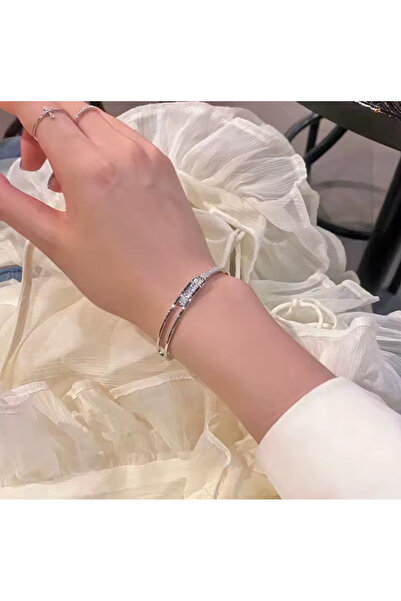 set.up سوار فضي اللون مزين بالأحجار الكريمة بتصميم قابل للتعديل