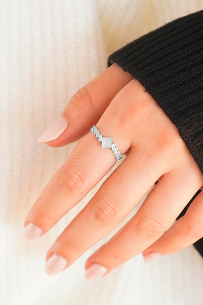 TREND COLLECTİON Minimal Gümüş Baget Taşlı Ayarlanabilir Kadın Yüzük