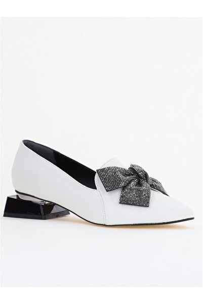 Nicoletta Elegant Low Heel Shoes with Bow Made of Eco-Leather in Matte White Color