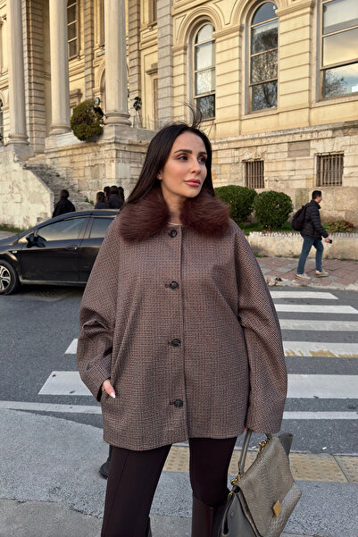 MAGARDE Bat Sleeve Fur Detail Poncho - Brown