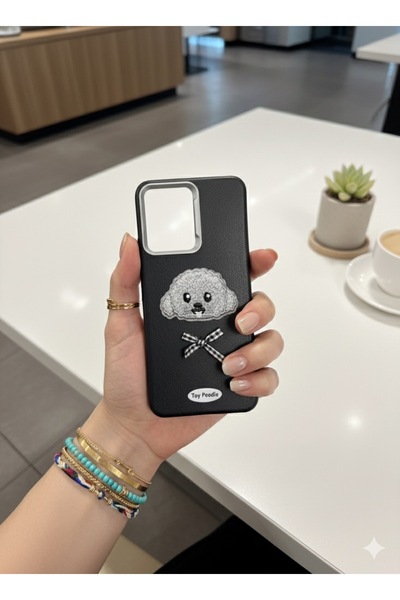 MustCase حافظة شاومي ريدمي 13 مطرزة بتصميم كلب البودل باللون الأسود - موديل فاخر مع تفاصيل فيونكة