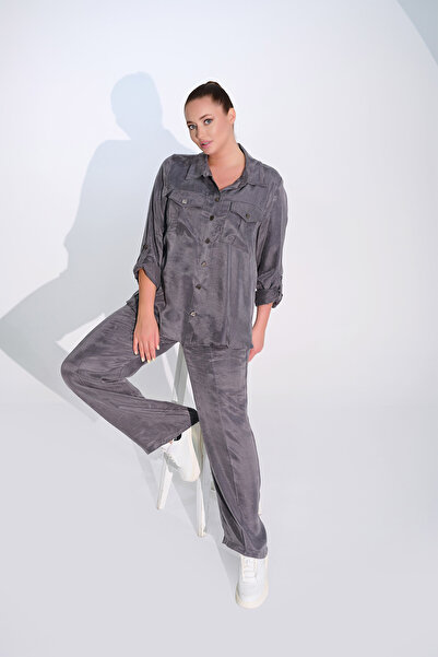 DE WHITES Plus Size Shirt with Front and Collar Accessory Details