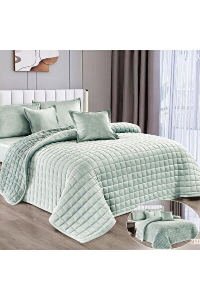 Reiashn Double-layered, plush velvet faux fur bedspread in Tiffany blue for winter.