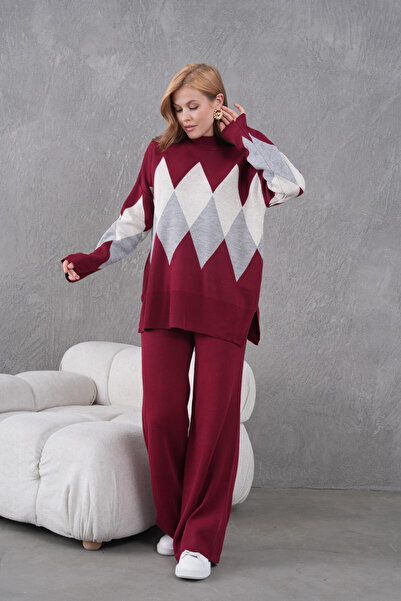 Park Karon طقم تريكو مكون من ياقة مرتفعة متوسطة الطول قطعة من سترة وبنطلون منقوشة للسيدات شق