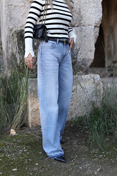 bytugcekaya Μπλε τζιν με λεπτομέρεια στο κάτω μέρος της πόδια