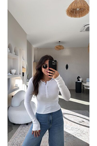 Buket Teke بلوزة أساسية بأكمام طويلة من القطن الأبيض