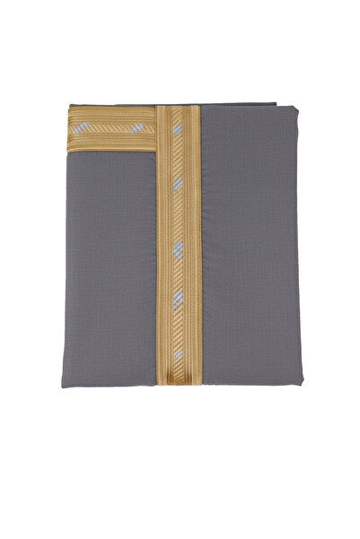 Elegant A luxurious men's bisht (cloak). For formal occasions and graduations.