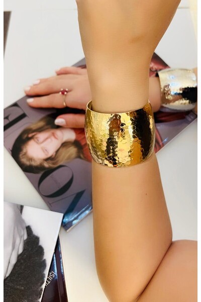 Store Diva Charm Gold Color Thick Handcuffs