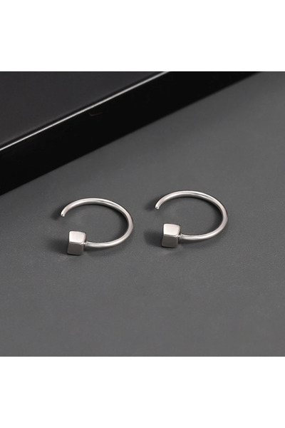 Choice AEH60532 أقراط كورية صغيرة على شكل مربع للنساء والرجال باللون الفضي عل...