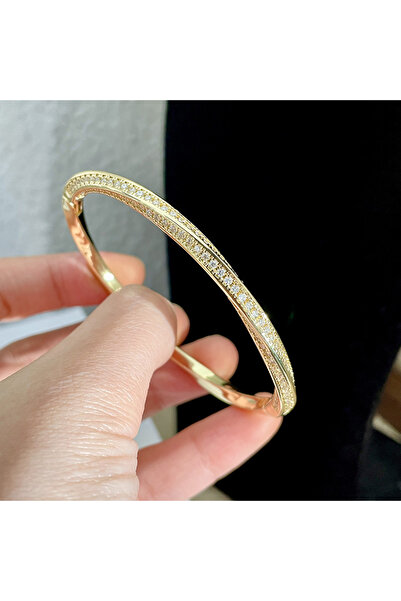 Choice سوار مفتوح من الفولاذ المقاوم للصدأ باللون الذهبي من يوبسك، مرصع بالزر...