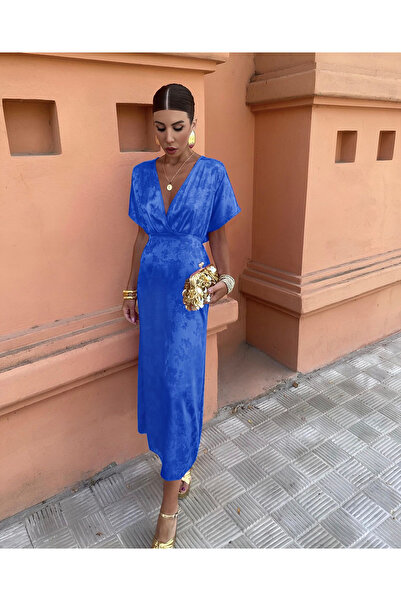 OEMN Dress made of shiny material with floral patterns