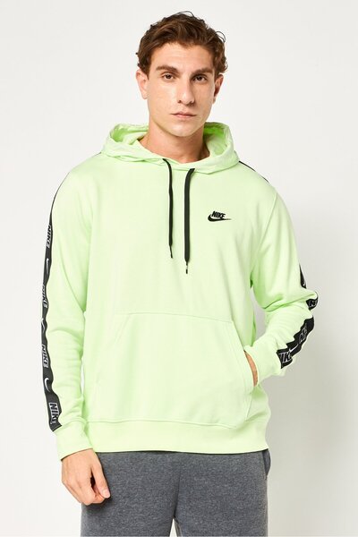 Nike Men Standard Fit Long Sleeve Outdoor Hoodie, Lime Green