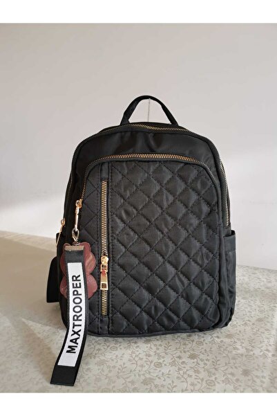 Produse.Top Rucsac fashion negru din material textil impermeabil cusaturi fine geometrice si breloc fashion cu u