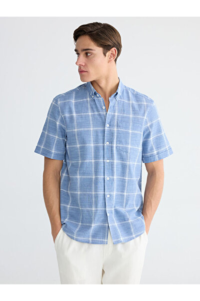 LC Waikiki قميص إنديجو رجالي ذو تصميم مربعات وقصة عادية