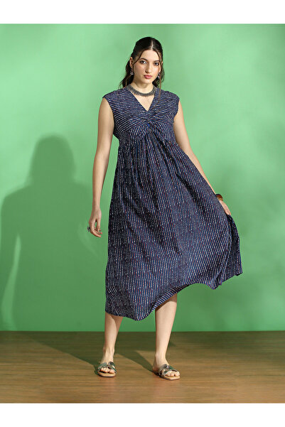 Globus By Styli فستان ميدي مخطط بياقة على شكل حرف V ملتوية