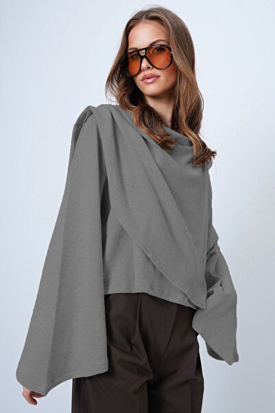 VAGGON Wide Sleeve Blouse with Scarf Detail