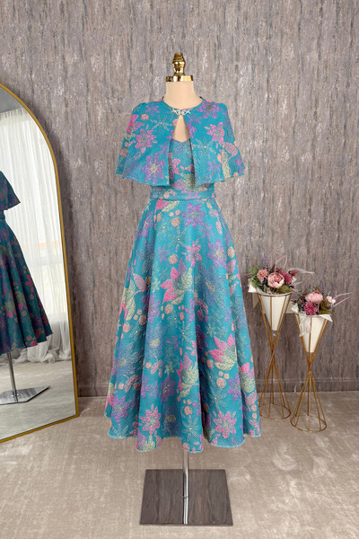 Lenta Moda Mavi Desenli Pelerin Hediyeli Midi Boy Brokar Abiye Ve Gece Elbisesi