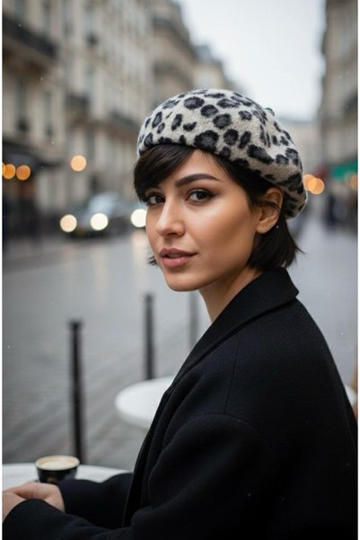 la_hatun Painter Hat Beige with Leopard Pattern on Top