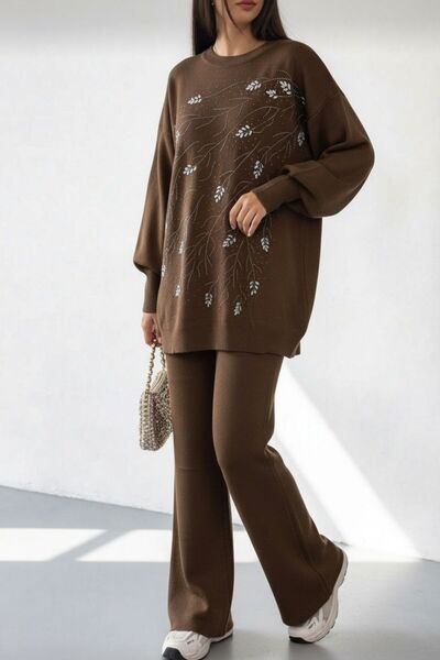 NEWCO طقم تريكو مزدوج بياقة بيسكيت مطرزة باللؤلؤ ذو ملمس مسطح