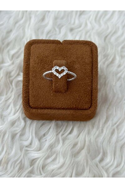 BY YASİN TOPÇU ❤️   The Sparkle of Love: Twisted Band Heart Ring