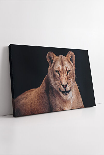 KOSS Dijital Portret de femeie leu, natură sălbatică, detaliat, cu ochi puter...