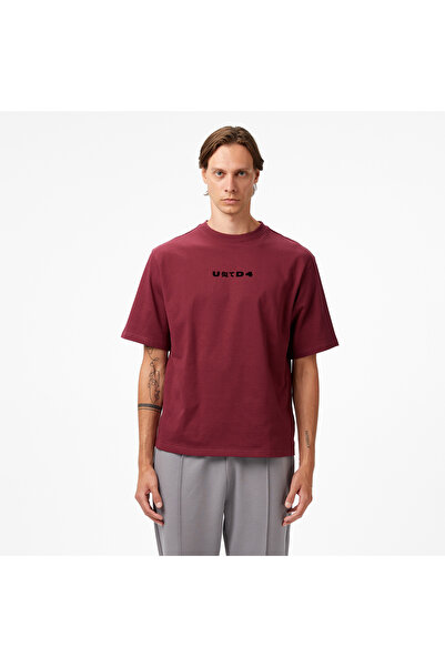 United 4 تي شيرت رجالي باللون العنابي من UNITED4