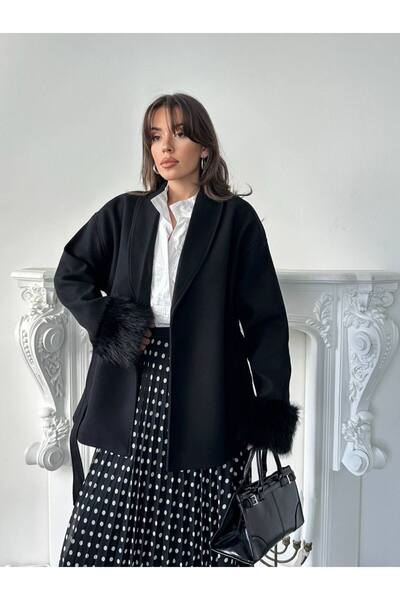 GÜLTEN MADEN Kadın Siyah Kürk Detaylı Premium Kaşe Kaban