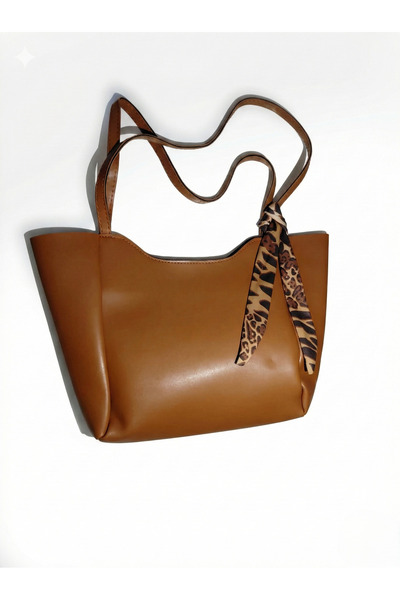 ÜçKol Ticaret حقيبة كتف نسائية من الجلد الصناعي مع وشاح بنقشة الفهد