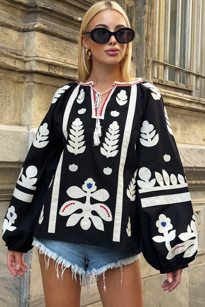 bacc Women's Black Boat Neck Tassel Detail Embroidered Balloon Sleeve Woven Blouse Bchesq-251107