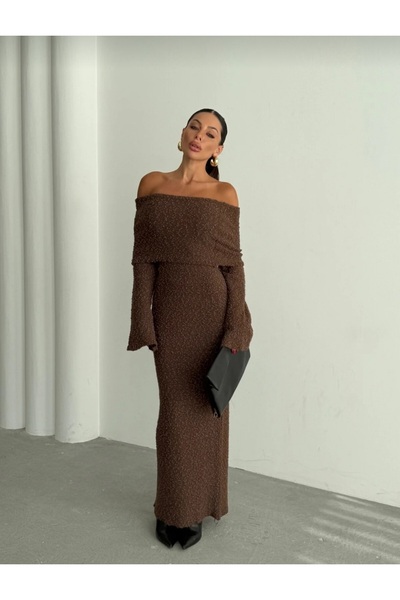 Lovely butik Rochie lungă din tricot cu design cu guler Madonna bej