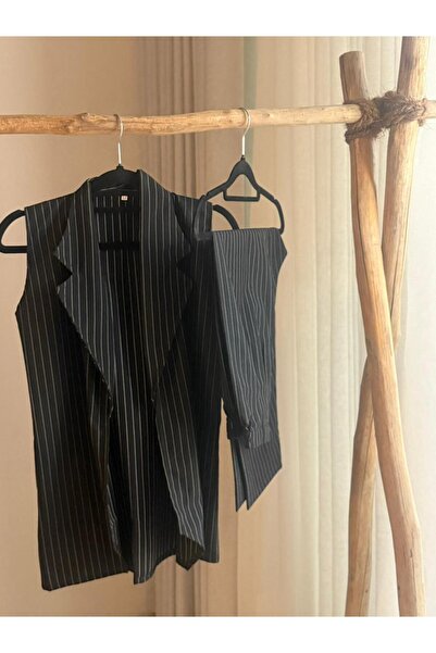 outline Black striped two-piece set for under the abaya