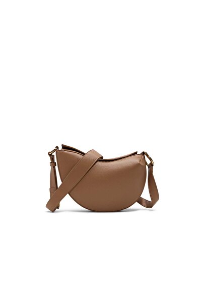 Call it Spring بولينا / كروس بودي