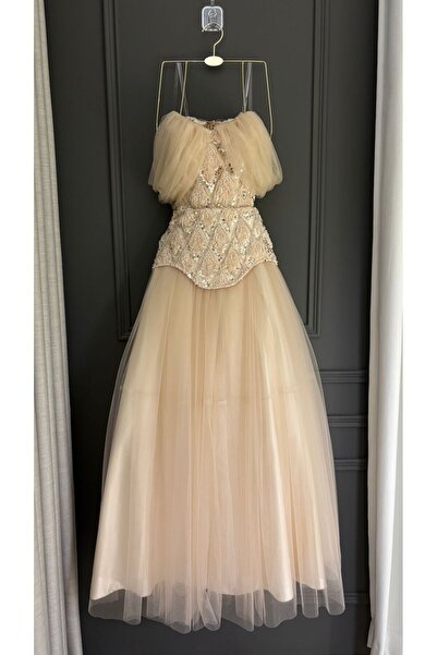 To Be فستان بيج تل ناعم شك سهره صدر تطريز