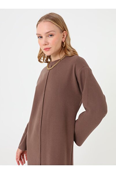 Benin Yumuşak Tuşeli Dikiş Detaylı Tesettür Elbise - Vizon -