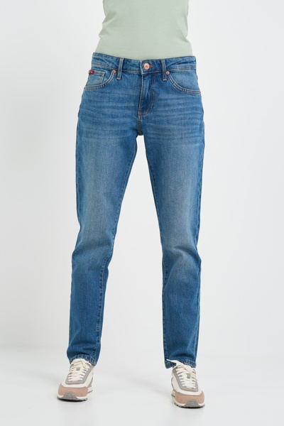Lee Cooper Women's boyfriend jeans with a slightly faded look