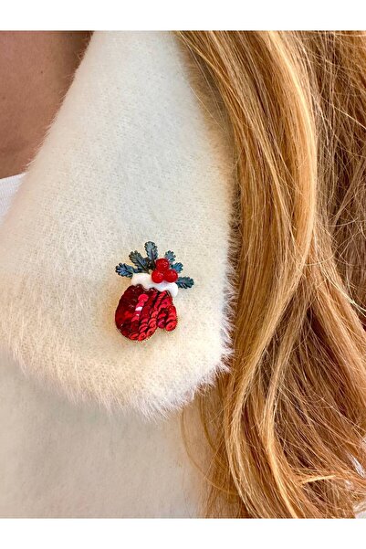 Esmeray Aksesuar Metal Gold Renk Kırmızı Payetli Yılbaşı Temalı Broş / Yaka İğnesi Uzunluk 3 cm.