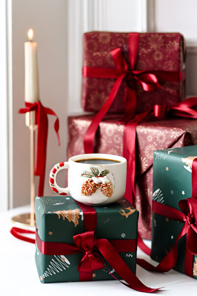 dalyaceramics Yılbaşı Temalı El Yapımı Kozalak Detaylı Seramik Kupa