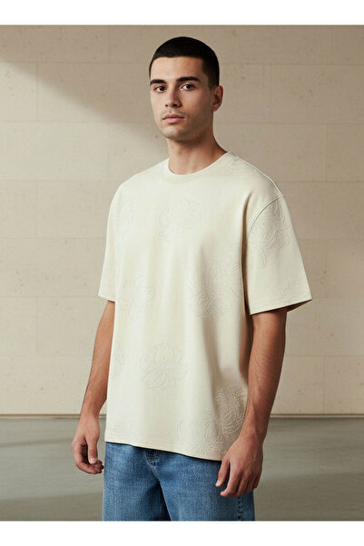 Lee Cooper تيشيرت رجالي بقصة عادية، ياقة دائرية، أكمام قصيرة، بنقشة مميزة